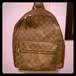 Amina’s Closet 💕Authentic Large Coach Book bag